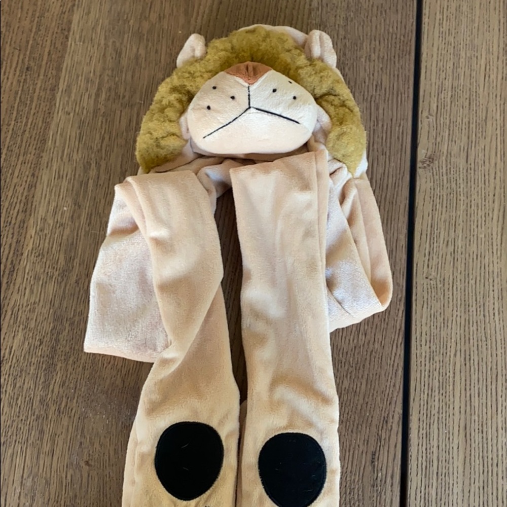 Scarf animal hat with pockets
